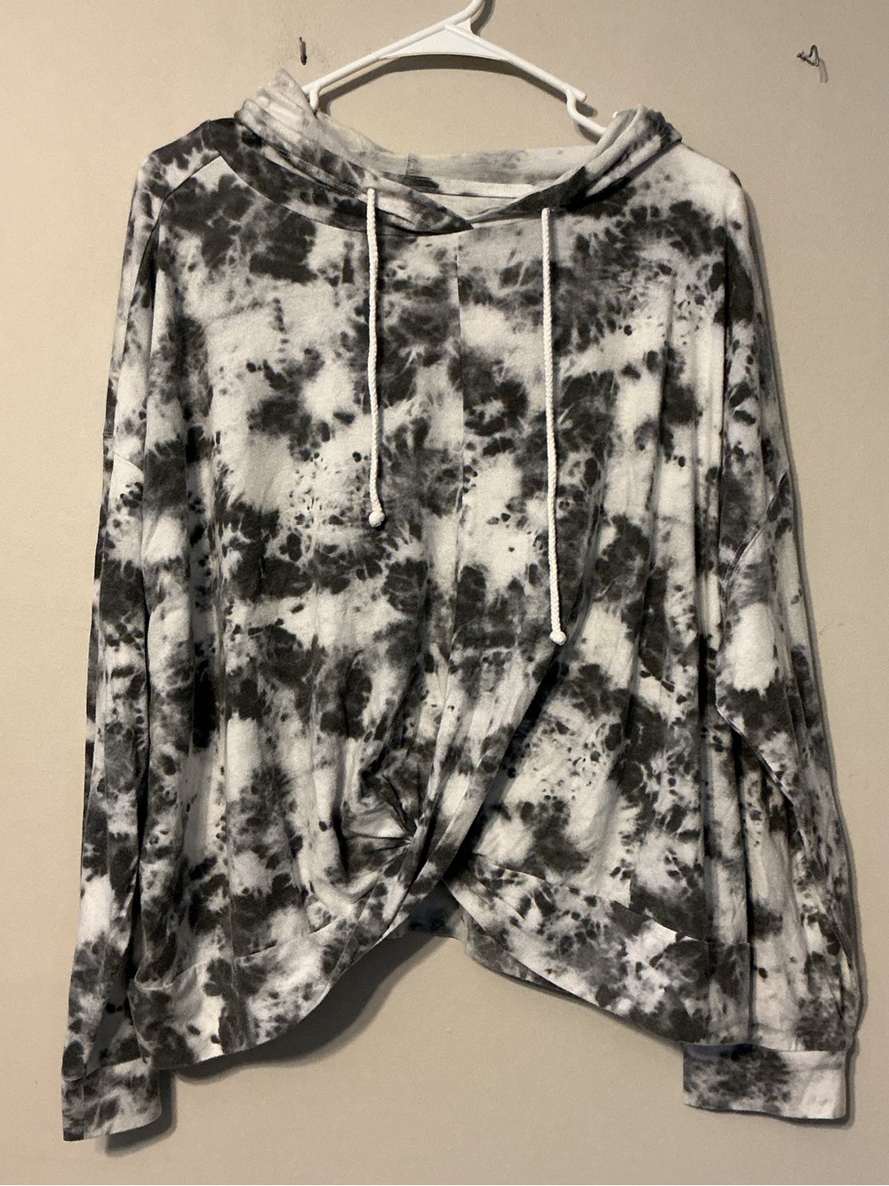 flirtitude Gray and White Tie-Dye Pullover Hoodie